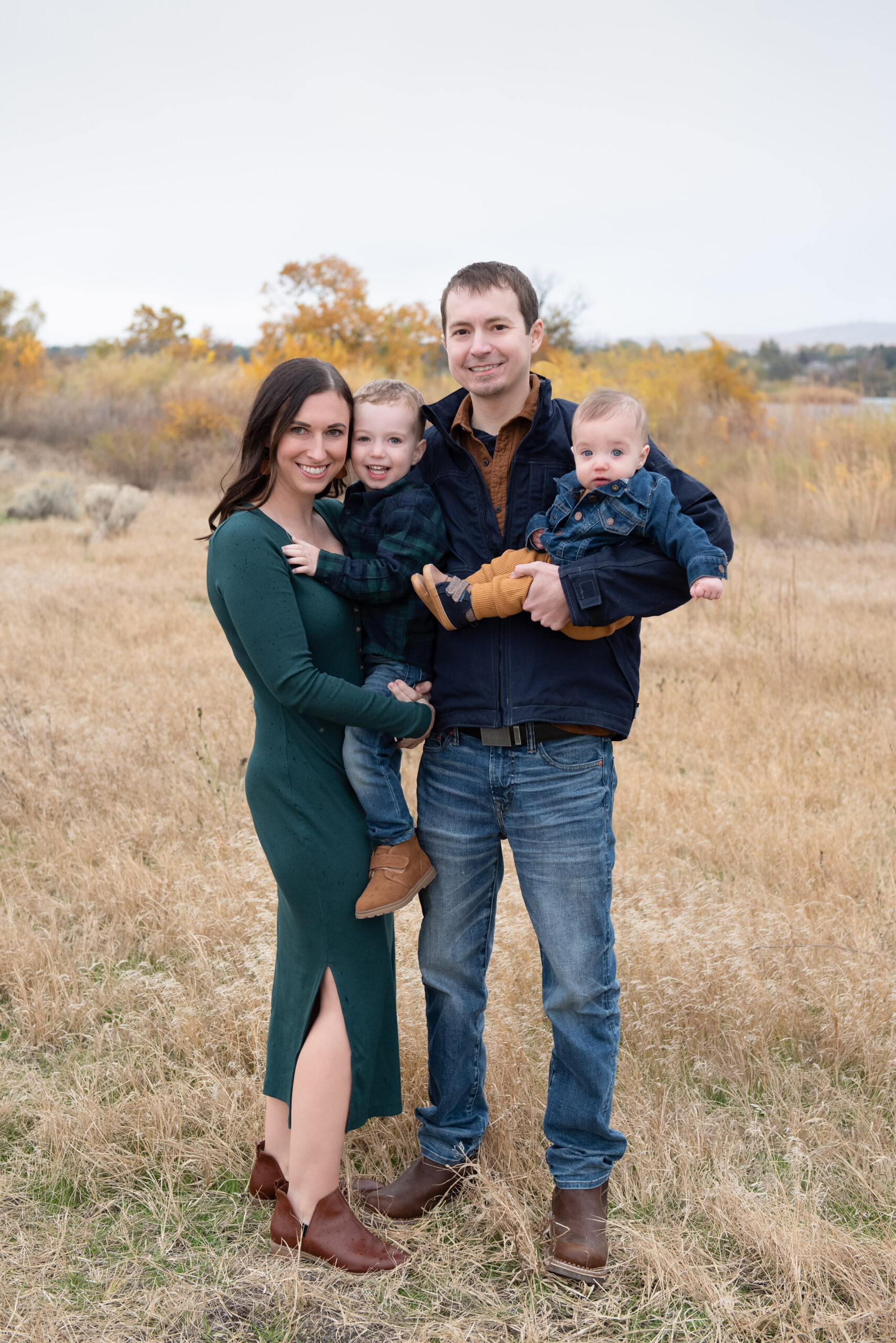 Tri-Cities, WA family photography locations, natural light photography, outdoor family photo sessions- tri-cities, wa